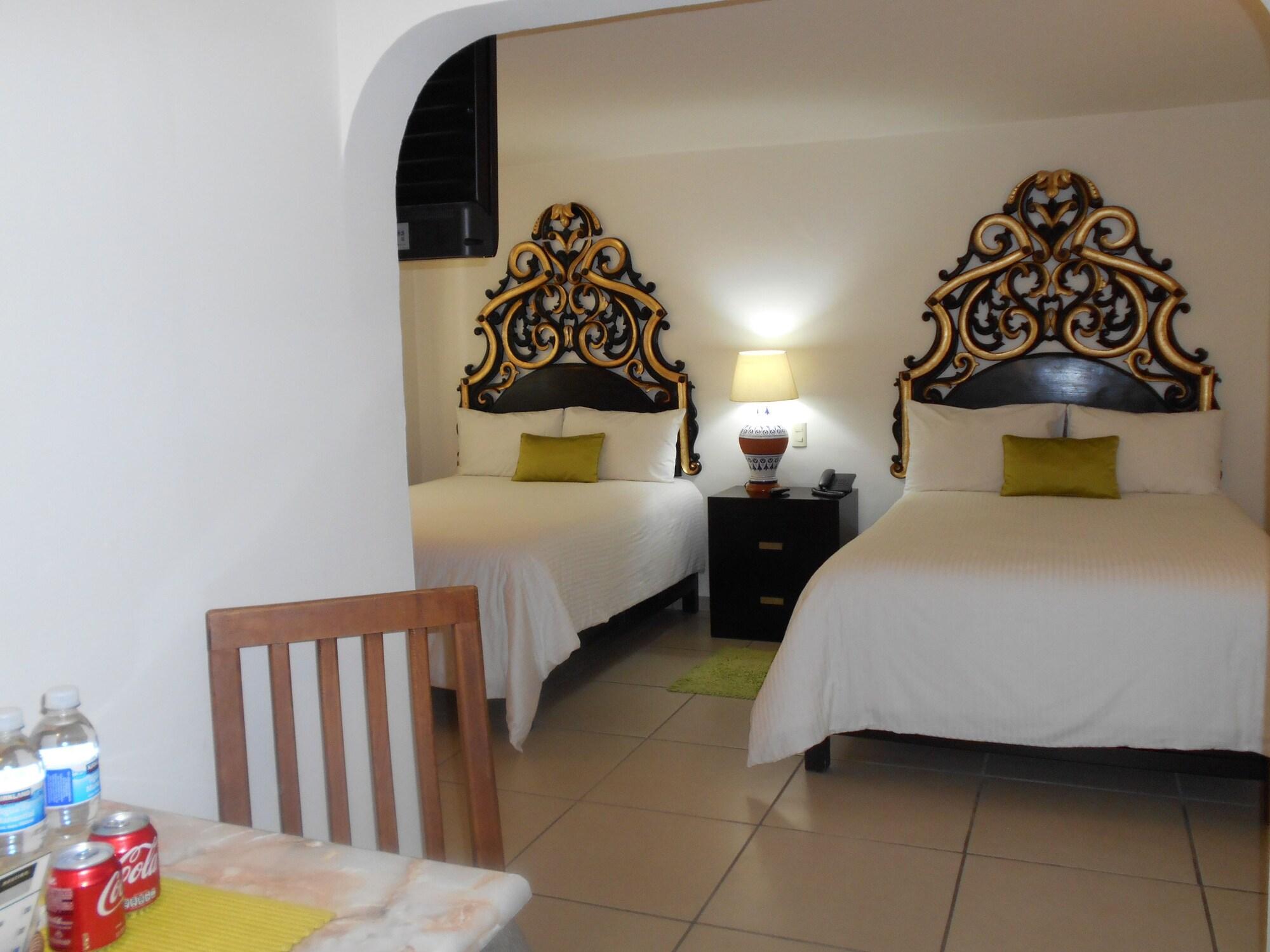 Hotel Expres By Hosting House Morelia Extérieur photo