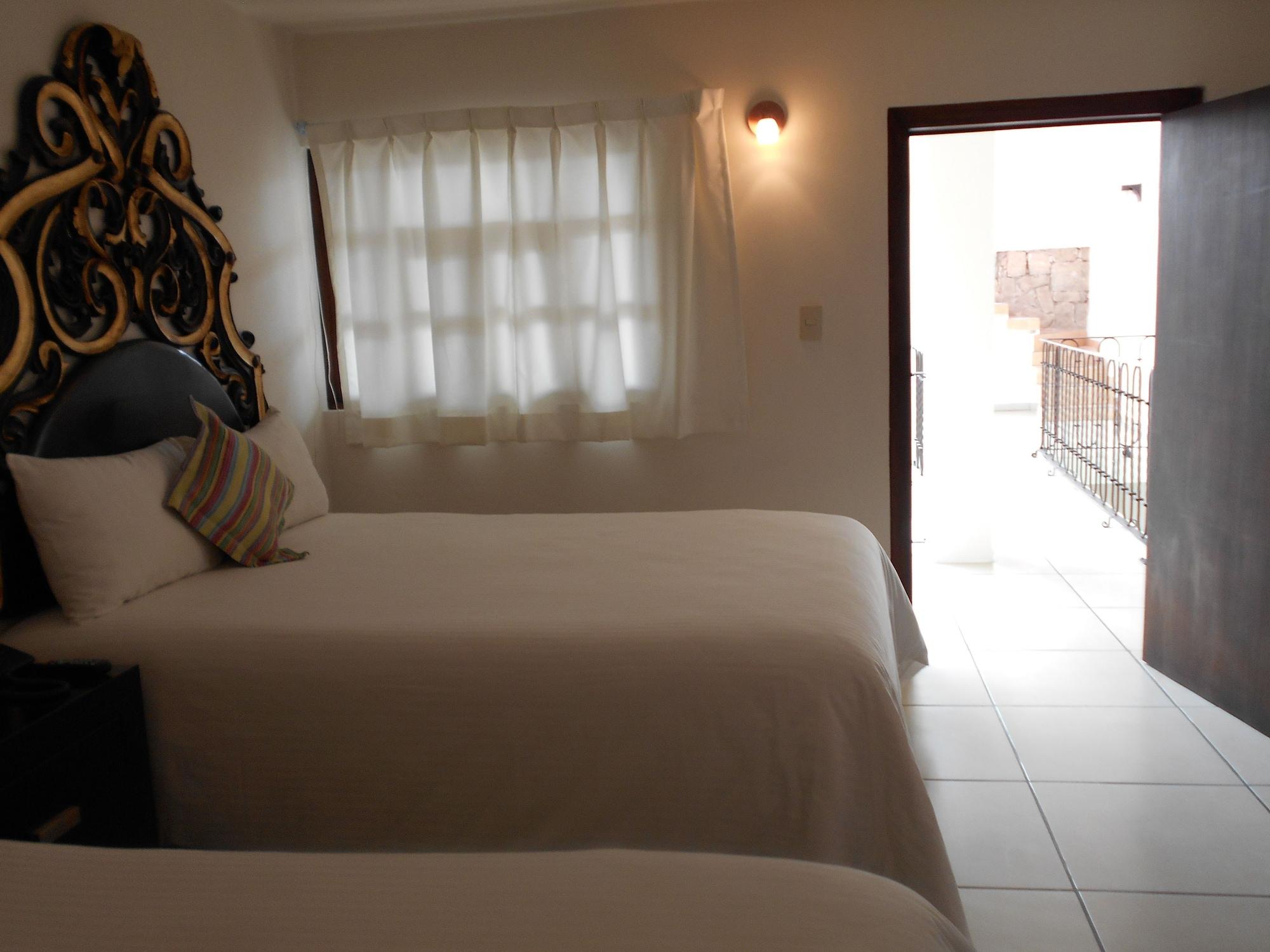 Hotel Expres By Hosting House Morelia Extérieur photo