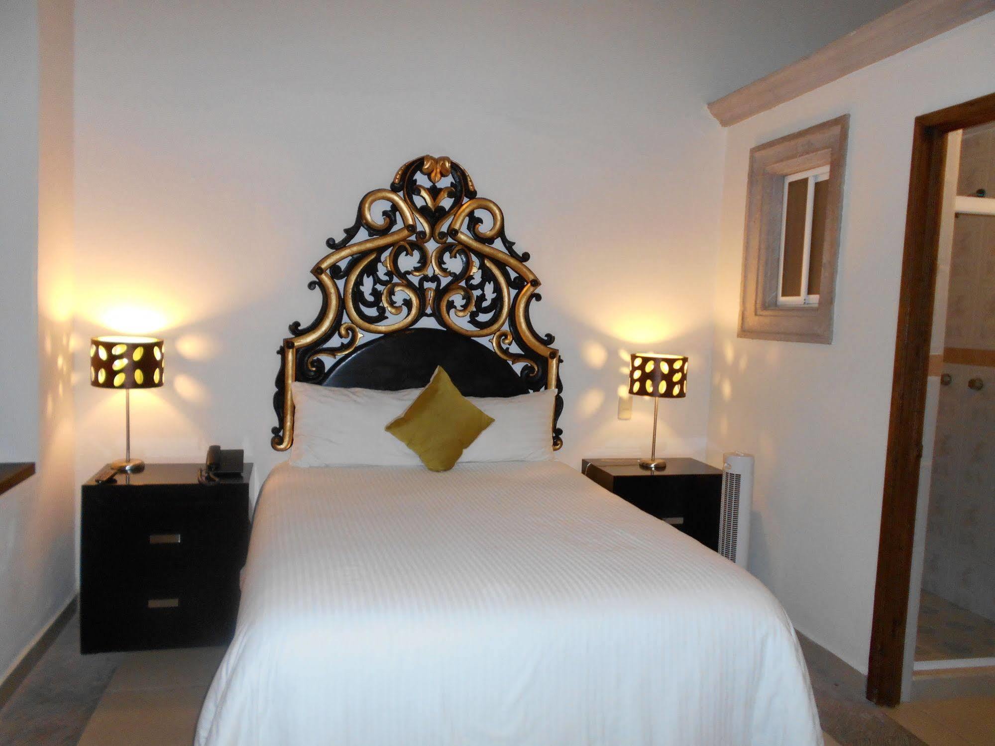 Hotel Expres By Hosting House Morelia Extérieur photo