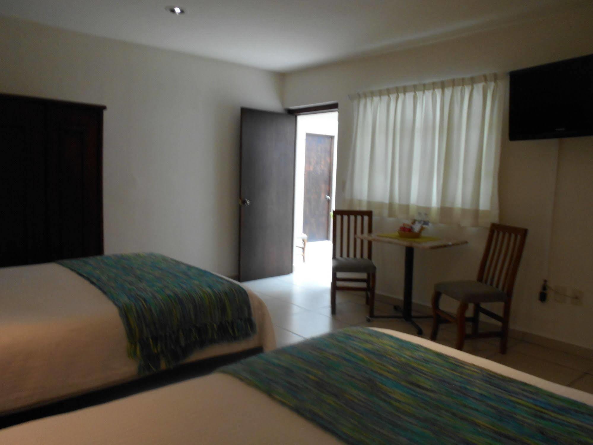 Hotel Expres By Hosting House Morelia Extérieur photo