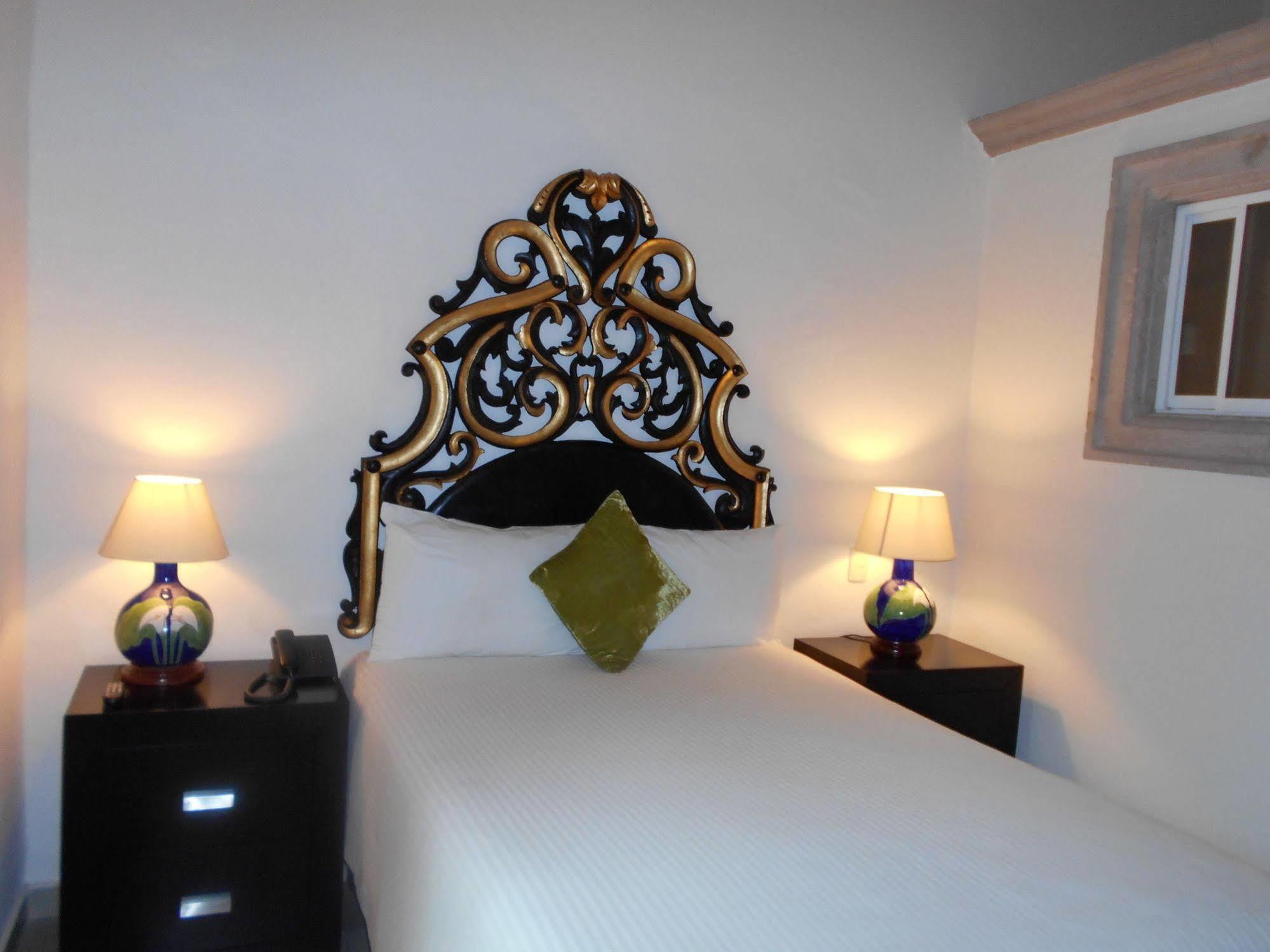 Hotel Expres By Hosting House Morelia Extérieur photo