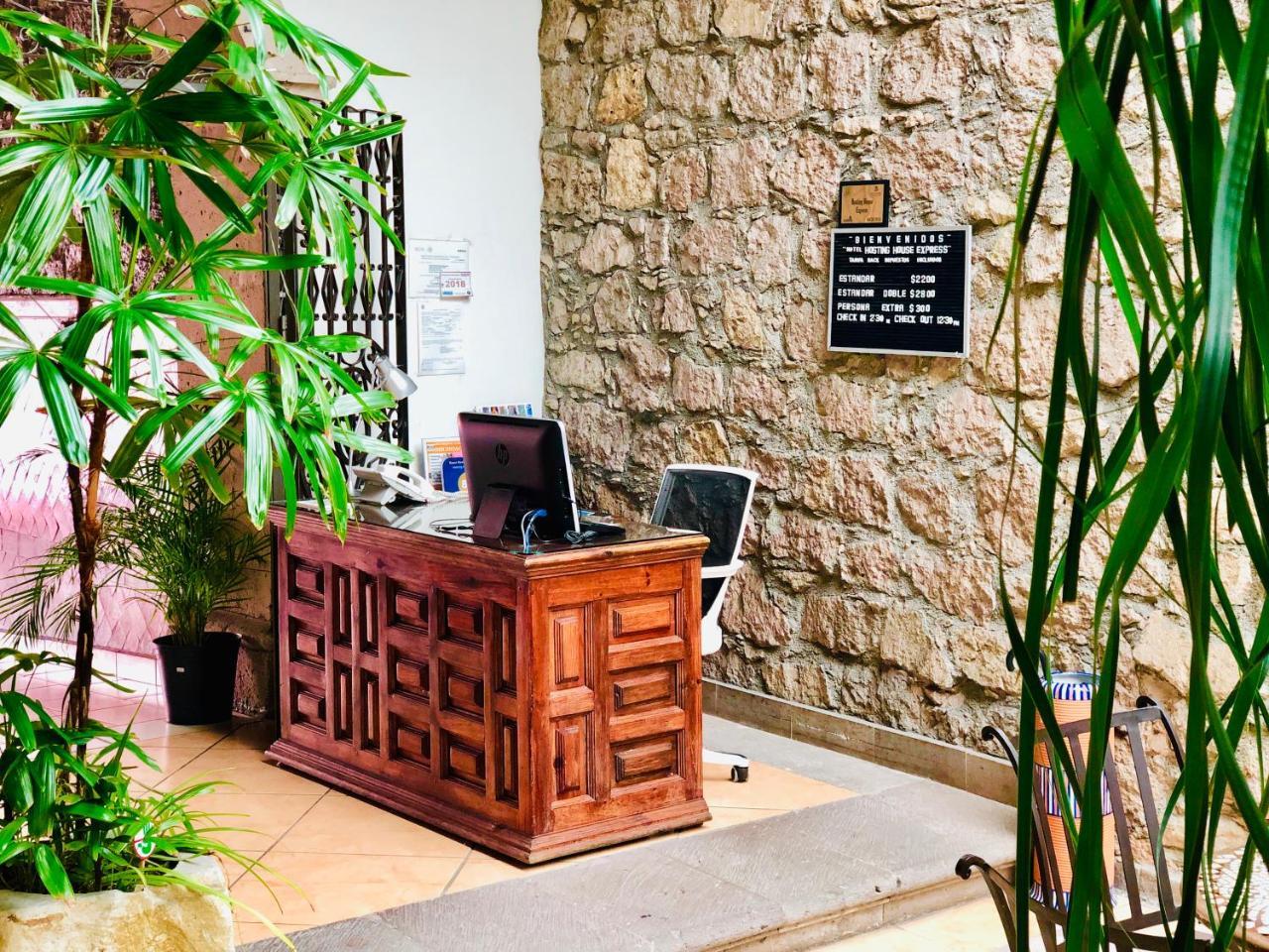 Hotel Expres By Hosting House Morelia Extérieur photo